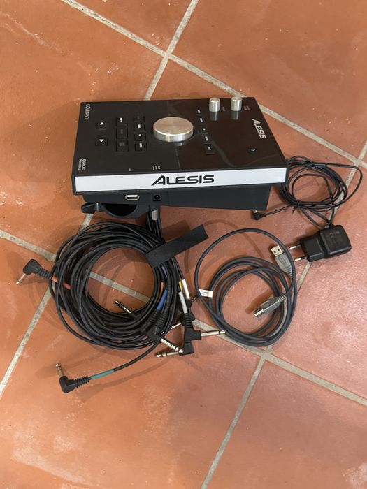 Modulo Alesis Command445796465813770240
