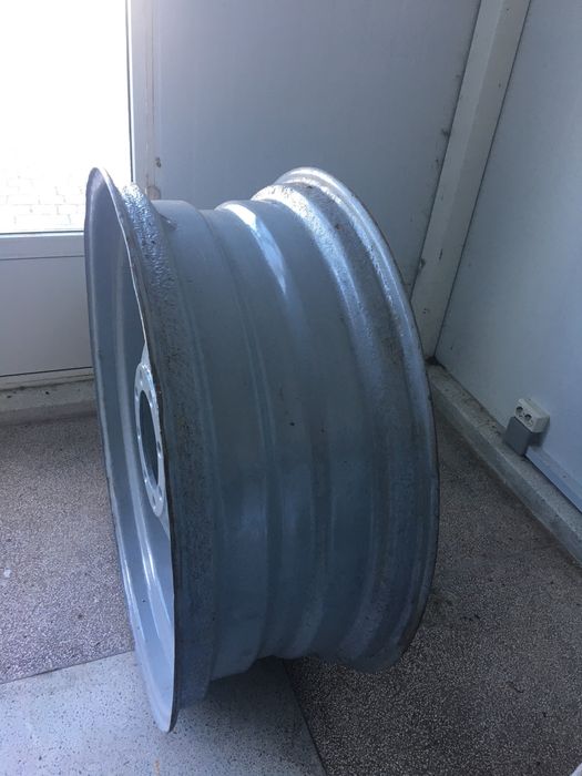Продам колесо Т-25 з диском,резину,диски.