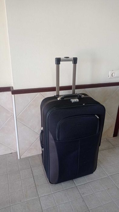 Mala de viagem grande com rodas
