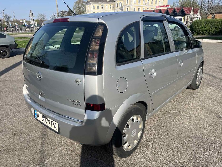 Власне авто Опель Меріва