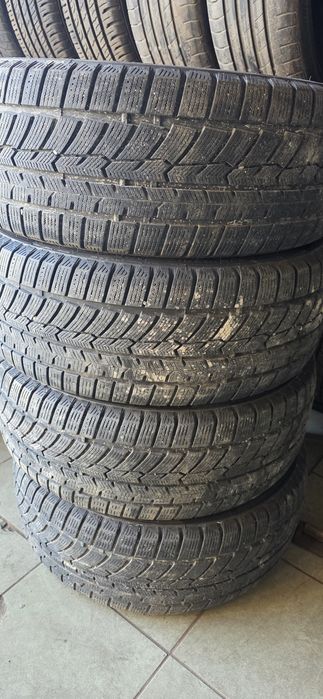 Felgi z oponam superb golf a4 skoda passati 225/45/17 zimowymi z 2022r 5x112