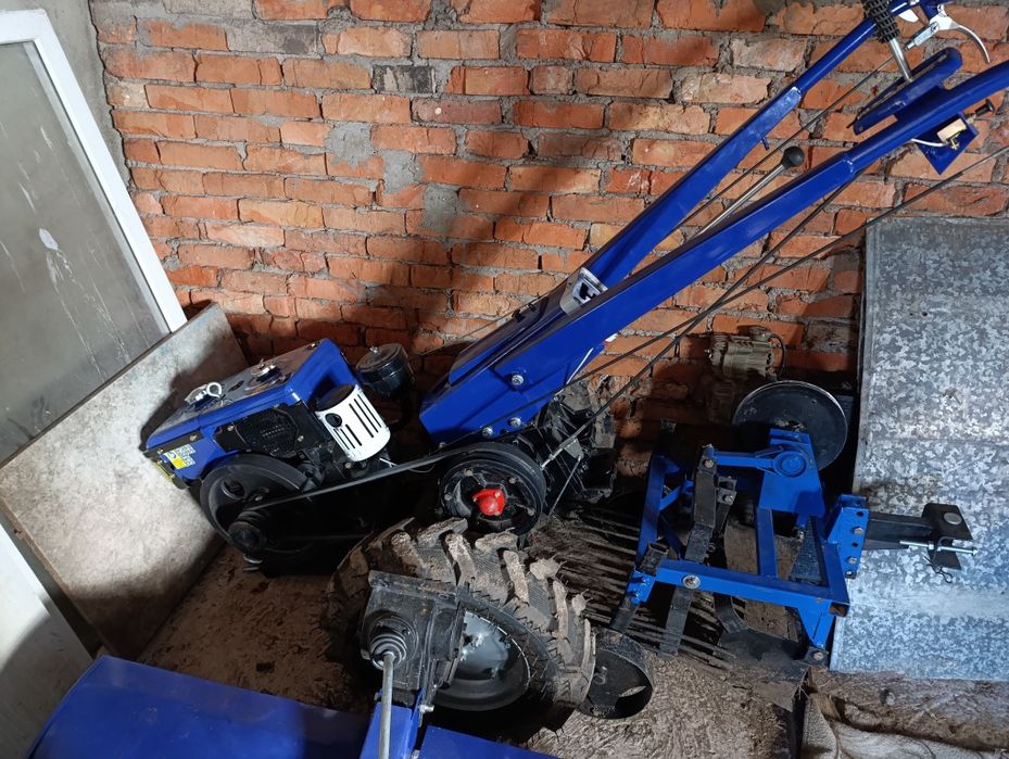 Мотоблок 8 л.с (новий ще на гарантії)