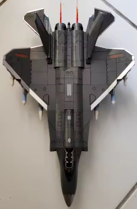 Конструктор Lego военный самолёт 621 блоков Лего