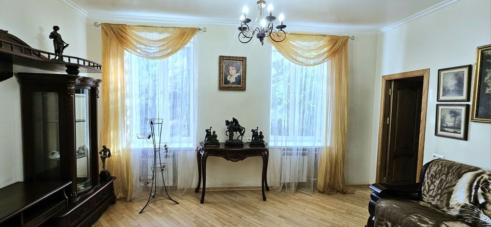 Продаж 3к.кв - " сталінки" по вул. Б.Хмельницького