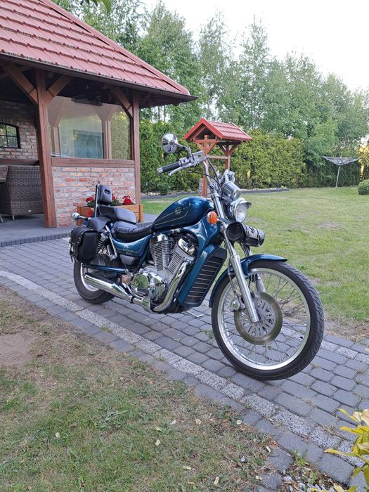 Suzuki Intruder vs800