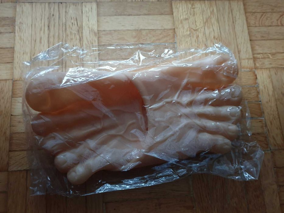 Тапочки силиконовые, в форме пальцев ног б/у