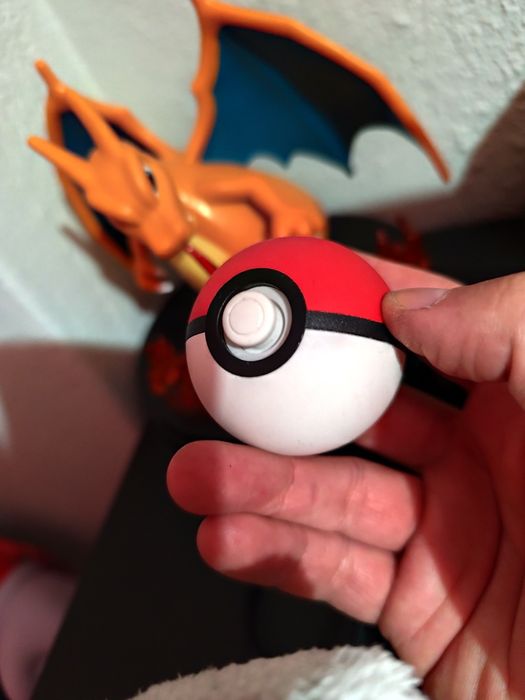 Poké ball Plus da Nintendo para jogos Pokémon