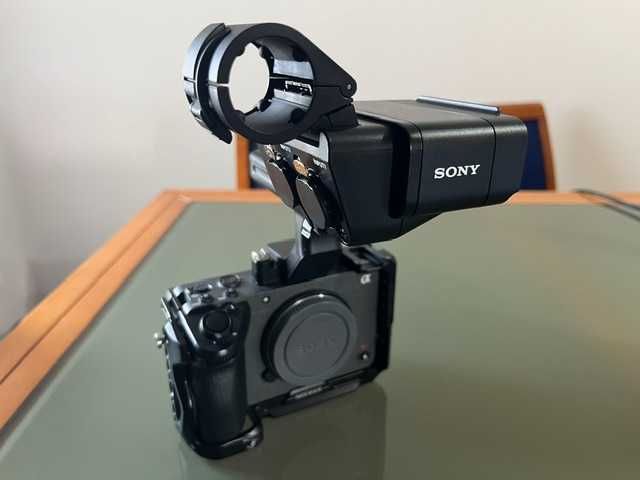 Sony FX30 + XLR-H1 + Cage NEEWER + Bateria + Caixa — Como Nova