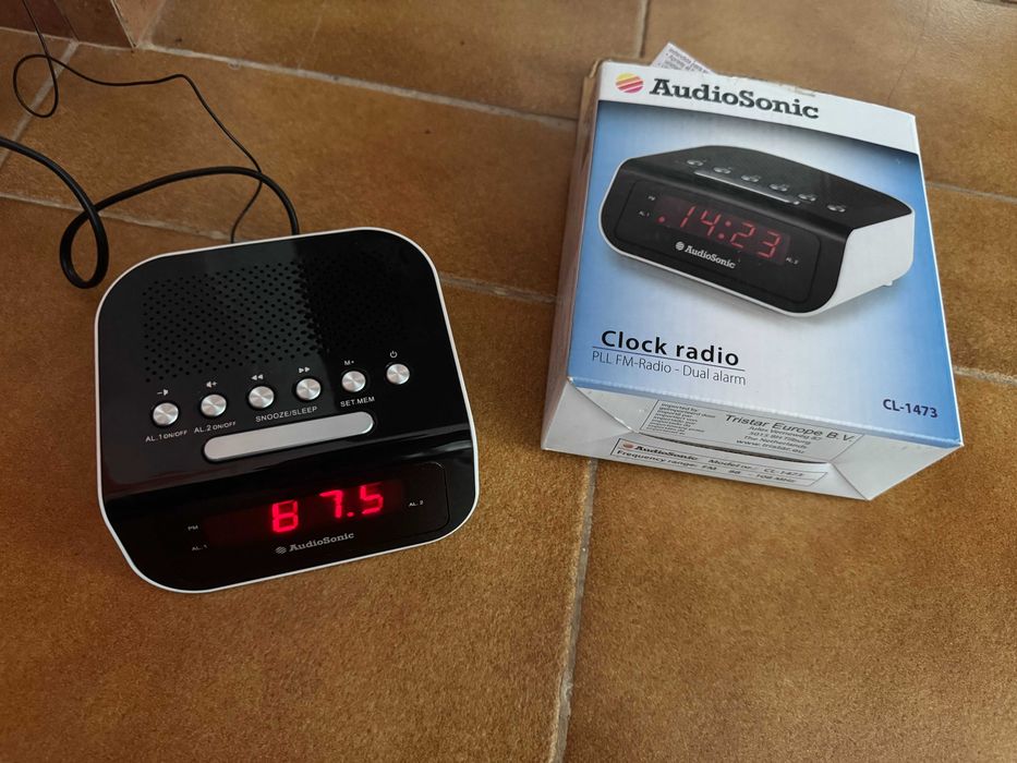 Rádio despertador digital compacto - ALARME DUPLO