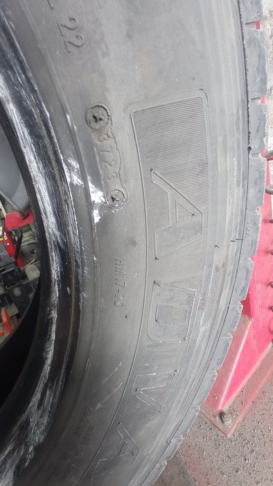 Advance 215 75 R17.5