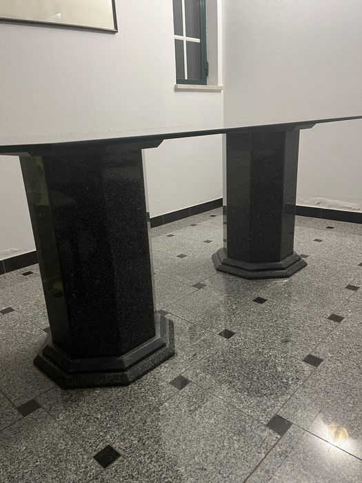 Mesa de Sala de Jantar – Vidro 190x89 cm + Base em Pedra – Albufeira