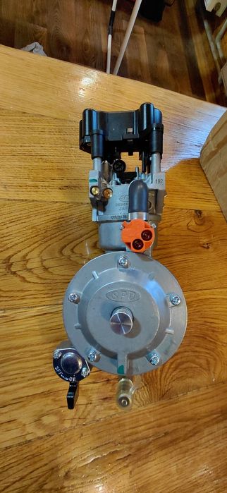 Газовий карбюратор до инверторного бензогенератора