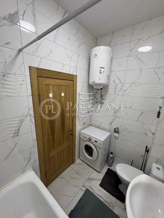 Продам 2к ремонт Поділ вул Верхній Вал 50А Метро Контрактова Площа-7хв