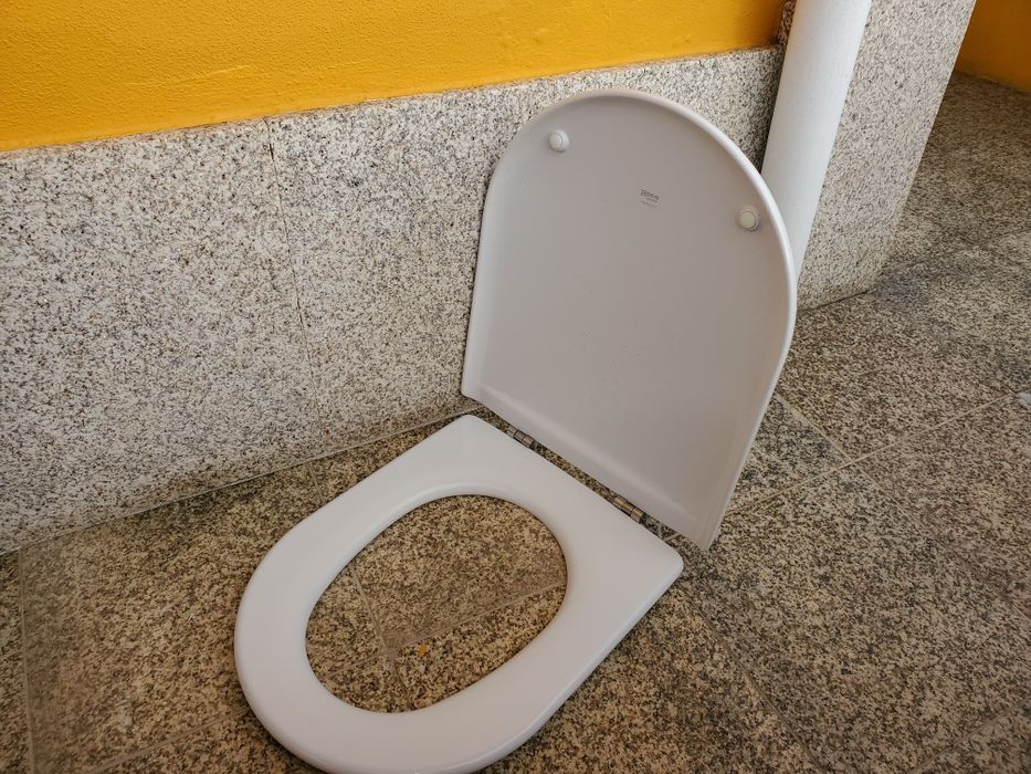Toilet Seat64751903702145121