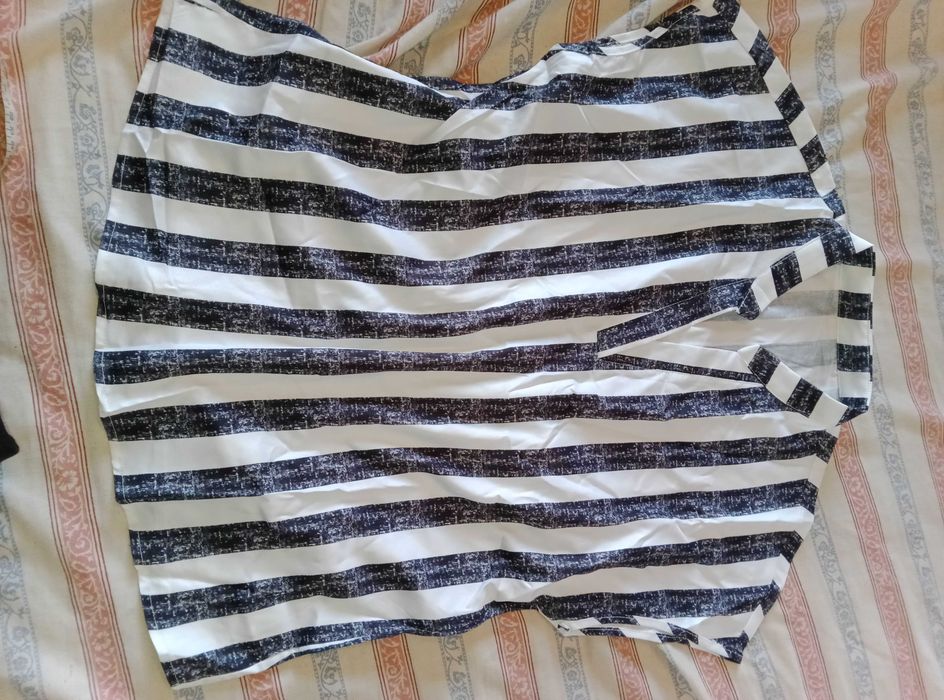 Duas blusas novas L e  XL