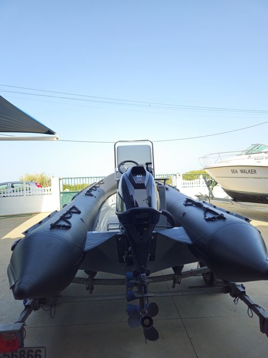 Semi-rigido 3D tender