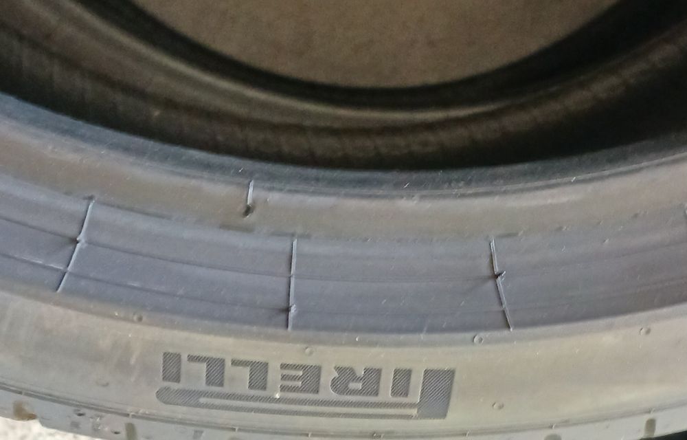 Vendo pneus semi-novos 265/30/19 Pirelli