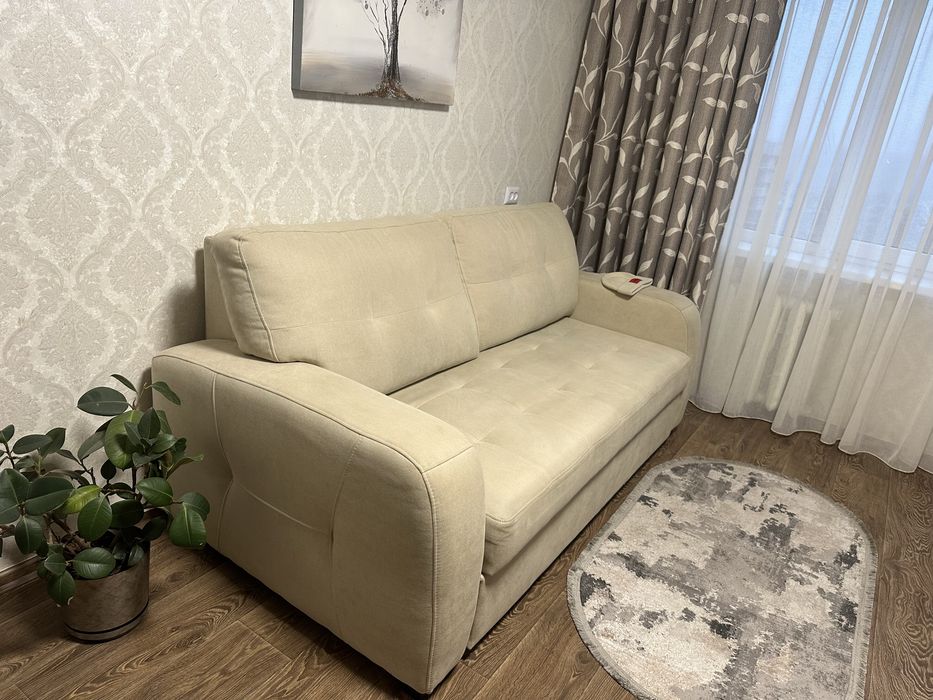 Диван в ідеальному стані