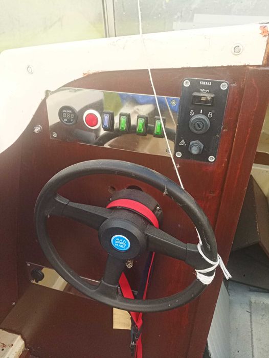 Łódź motorowa INTER 630 + przyczepa