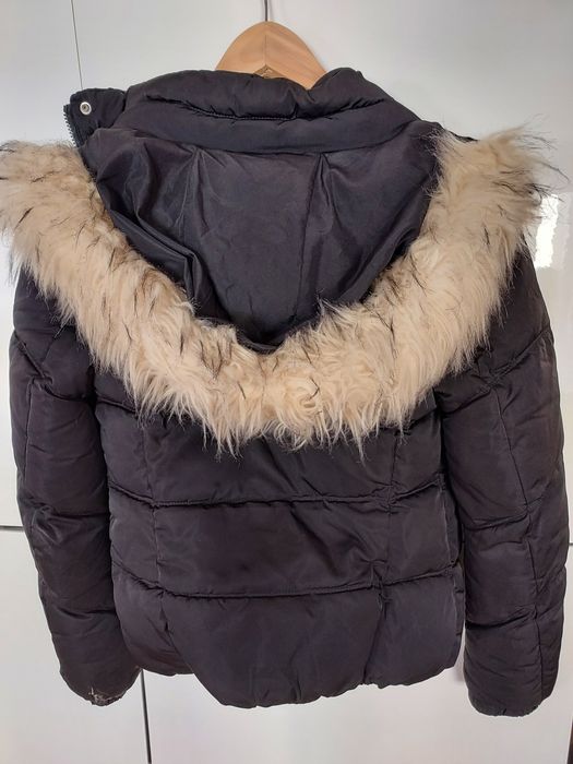 Blusão Bershka preto, com capuz,, tamanho S