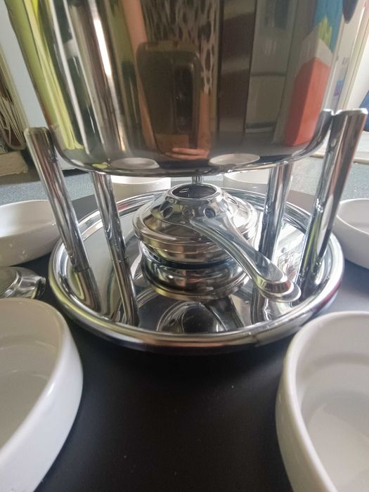 Fondue novo, chocolate, queijo,carne...