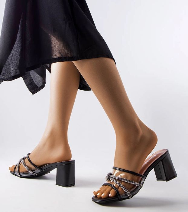 Czarne eleganckie klapki z cyrkoniami Elettia