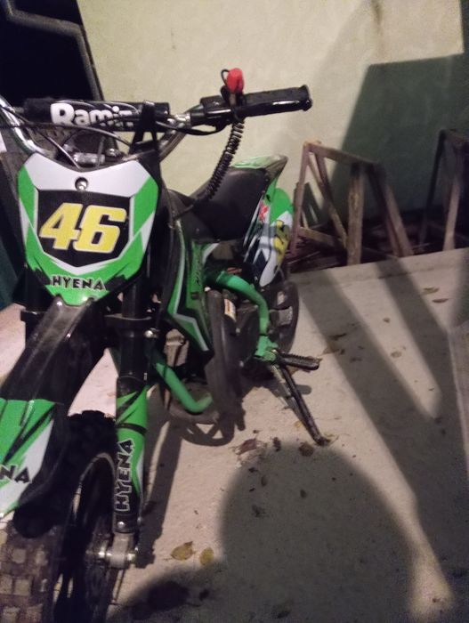 Мотоцикл в ідеальному стані не битий