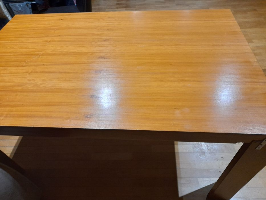 Mesa de sala em bo. Estado