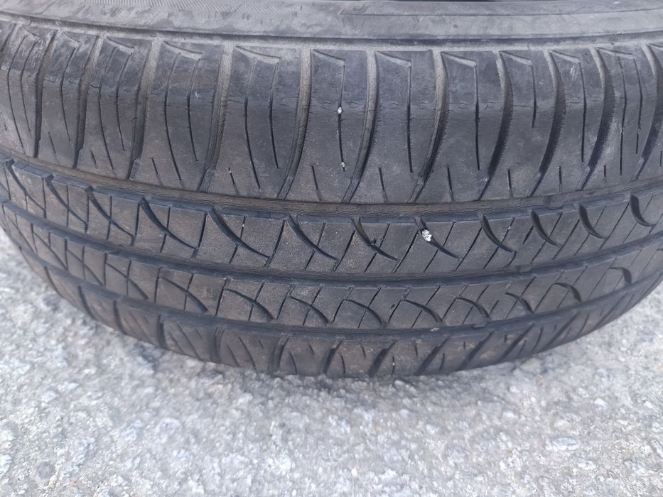 02 Pneus 175/65 R13 por 15€