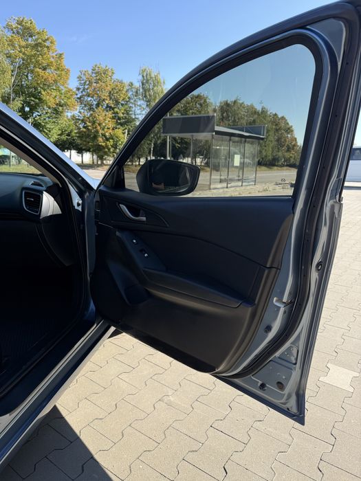 Продам Mazda 3 2015