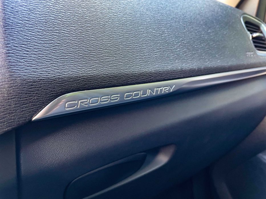 Volvo V40 Cross Country (VOR) – 2015 | Excelente estado!