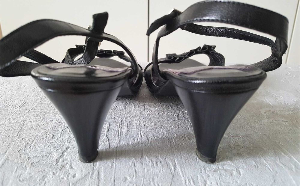 Buty skórzane image, czarne sandałki na obcasie, rozmiar 36-37