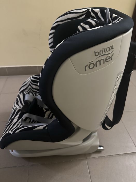 Дитяче автокрісло britax romer isofix