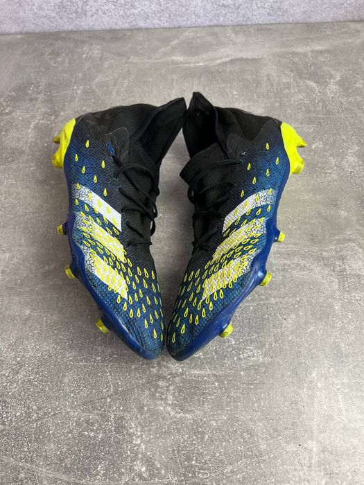 футбольні копи Adidas