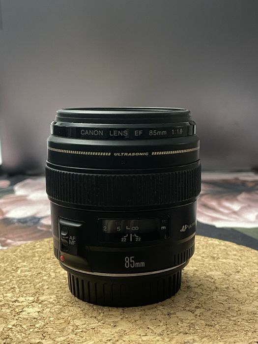 Canon EF 85mm 1.8
