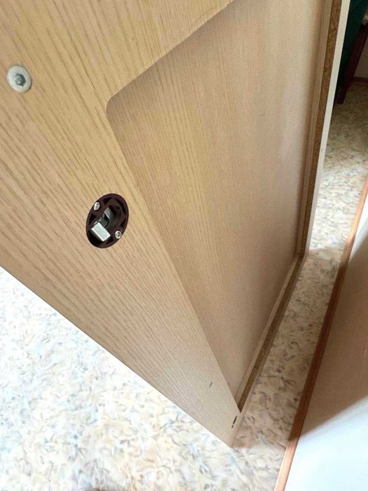 Велике настінне дзеркало