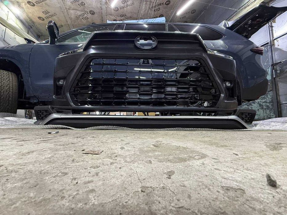 Бампер комплектний Toyota Grand Highlander 2023+