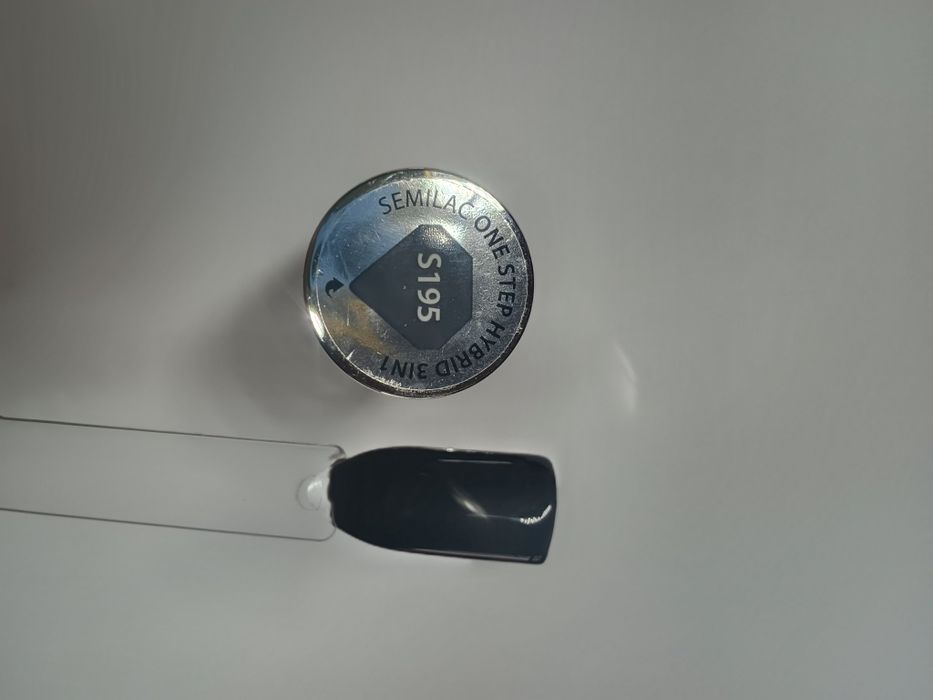 Lakiery hybrydowe Semilac