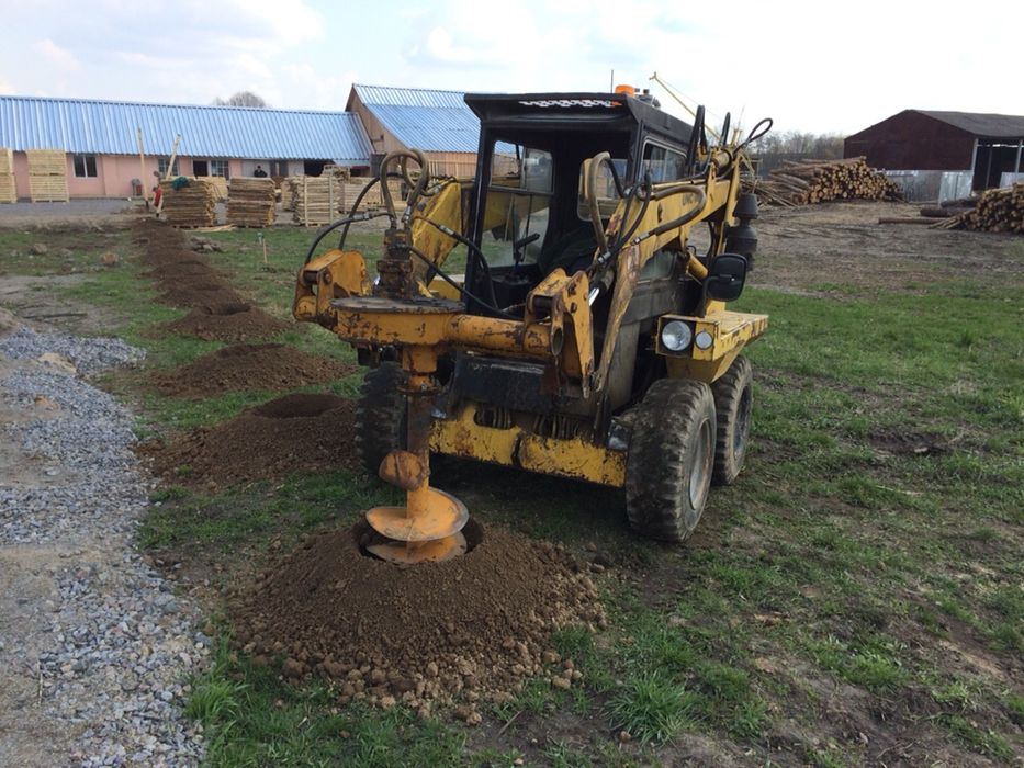 Погрузчик Бобкет Бобкат минипогрухчик ямобур