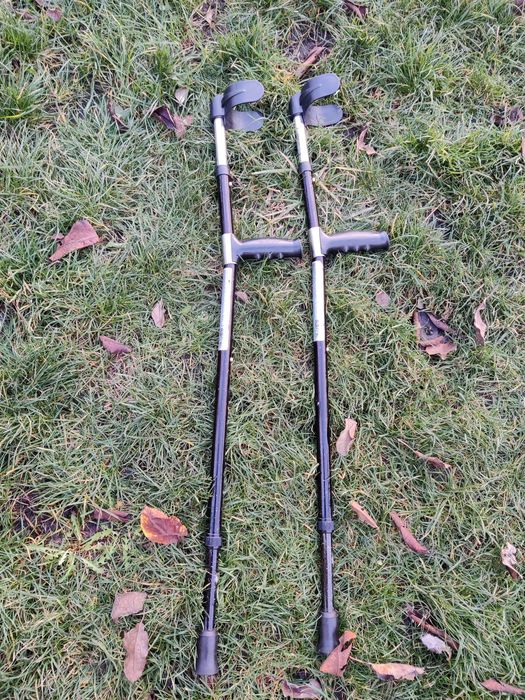 Костыли , милиці