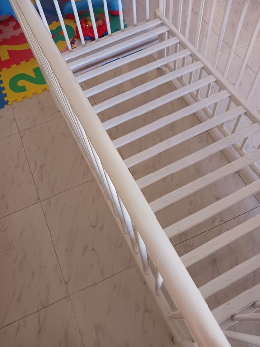 Cama / berco de bebé de grades marca  Trama
