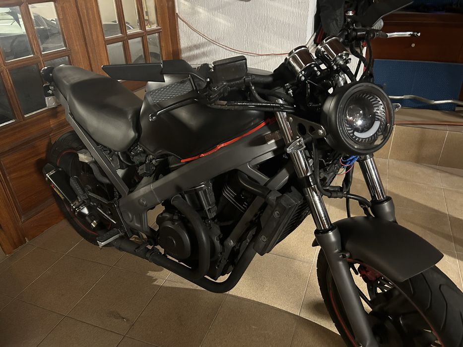 Honda Ntv 650 tranformada