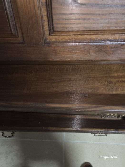 Móvel de madeira / Secretária para livros e para Estudo