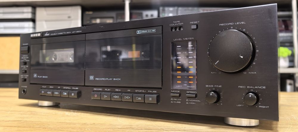 Касетний програвач Uher UCT-220