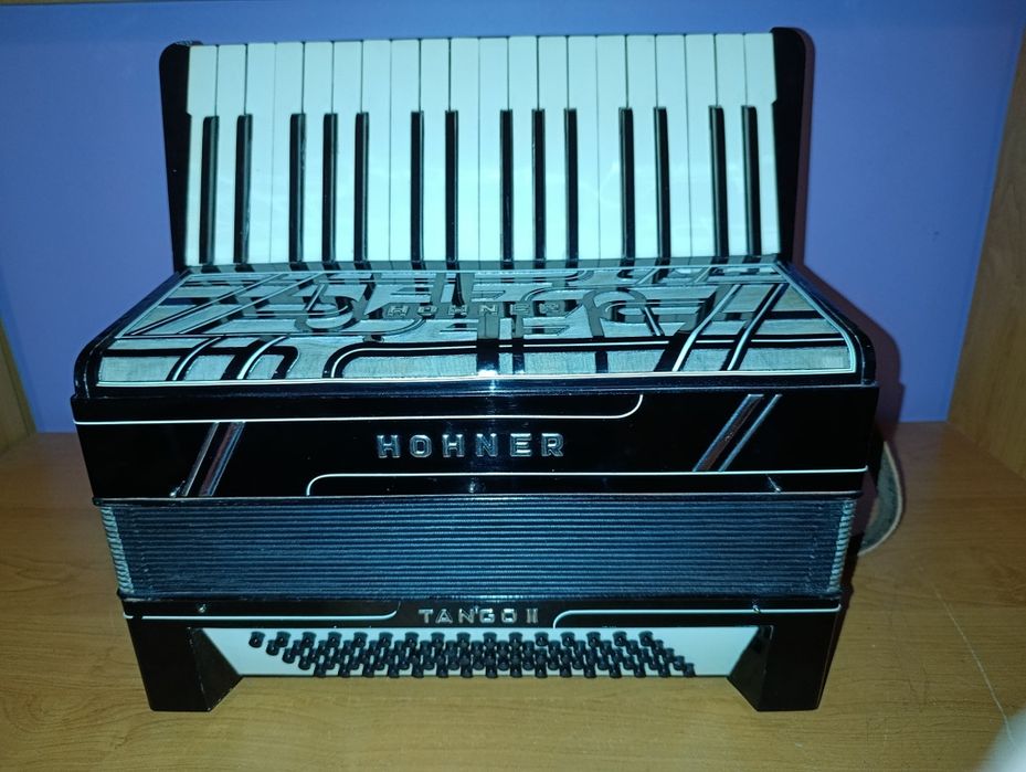 Akordeon Niemiecki Hohner Tango II 80 basowy 3 chórowy okazja