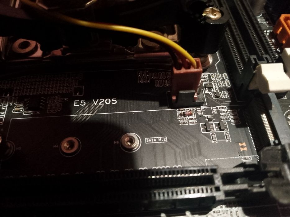 Робоча материнка 2011s