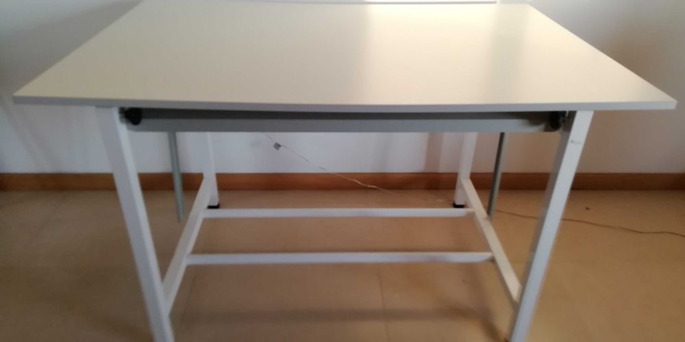 Estirador  e cadeira de estirador Rocada