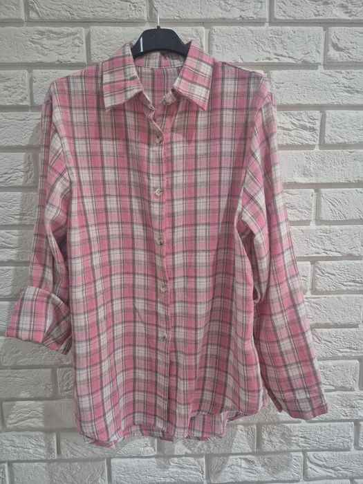 Nowa bawełniana koszula w kratę.