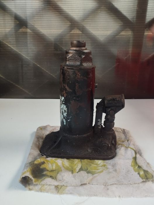 Продам донкрат ,домкрат