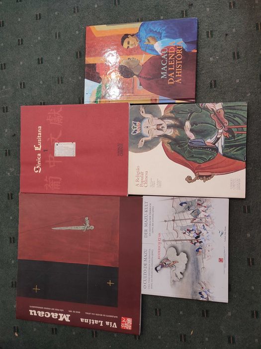 Lote 18 Livros e Revistas Sobre Macau